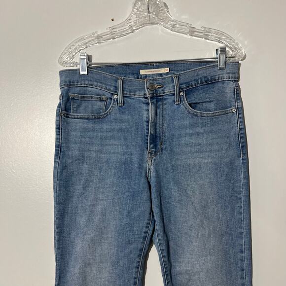 Levi’s Slimming Straight Light Washed Blue Casual Denim Jeans Women’s Size 30 - Picture 2 of 7